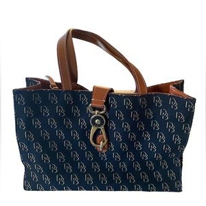 Dooney & Bourke Vintage Small emblem, Reversible lock EUC Black & Gold, Tan